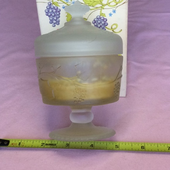 FINAL SALE PRICE Vintage Avon Collectible Candle & Decanter - Picture 5 of 6